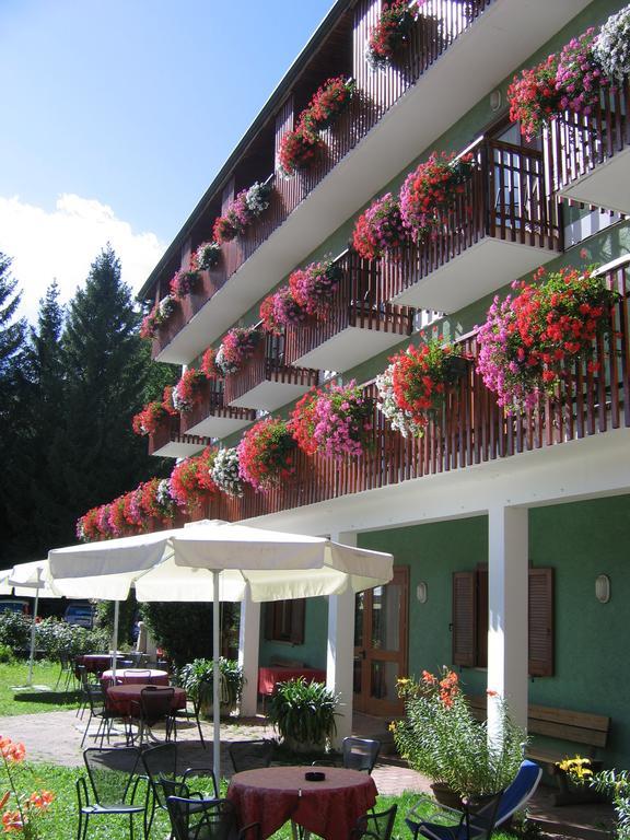 Albergo Monteverde Лавароне Екстериор снимка